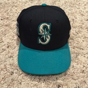 Basically brand new Seattle Mariners fitted 7 1/4 hat with All Star Patch